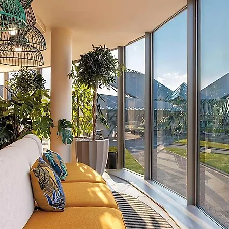 Hampton By Hilton Airport 3*