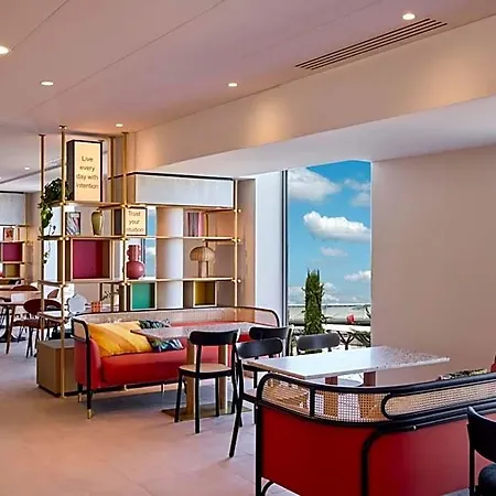 Hampton By Hilton Airport Hotel Lyon