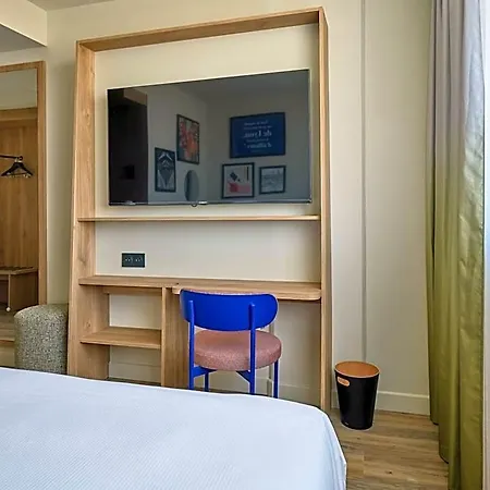 Hampton By Hilton Airport