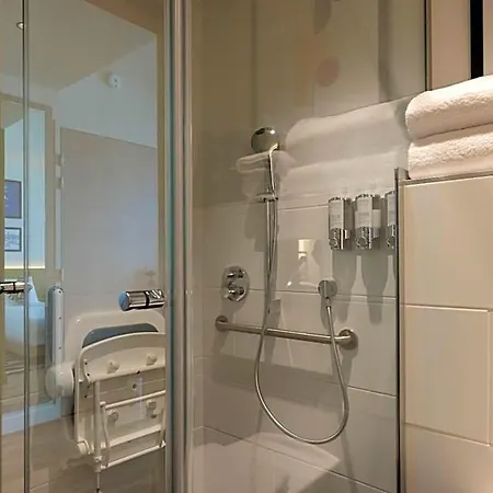 Hampton By Hilton Airport Hotel Lyon