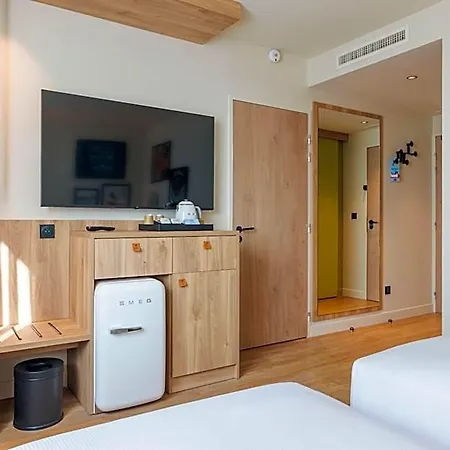 Hampton By Hilton Airport Hotel 3*