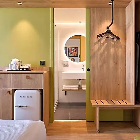 Hampton By Hilton Airport Hotel 3*