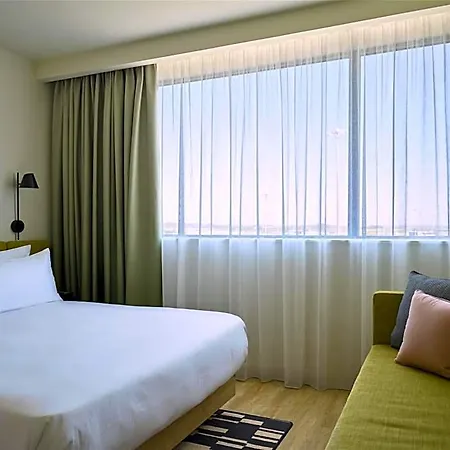Hampton By Hilton Airport 3*