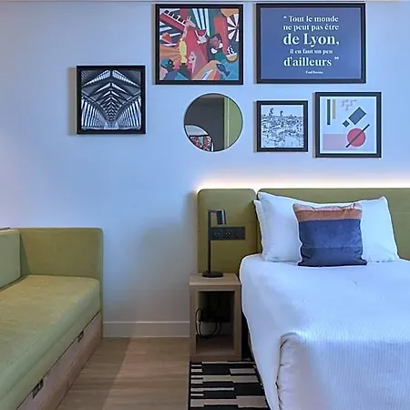 Hampton By Hilton Airport 3*