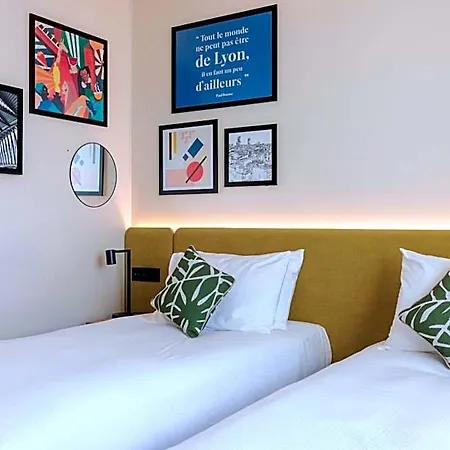 Hampton By Hilton Airport