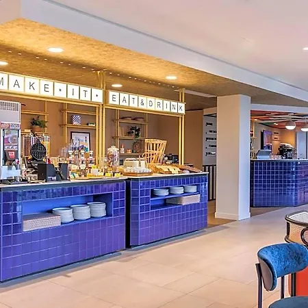 Hotel Hampton By Hilton Airport 3*